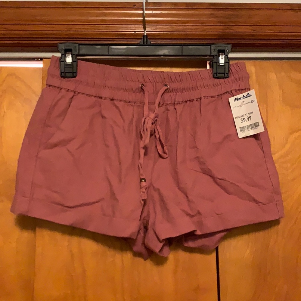 Dark salmon shorts
